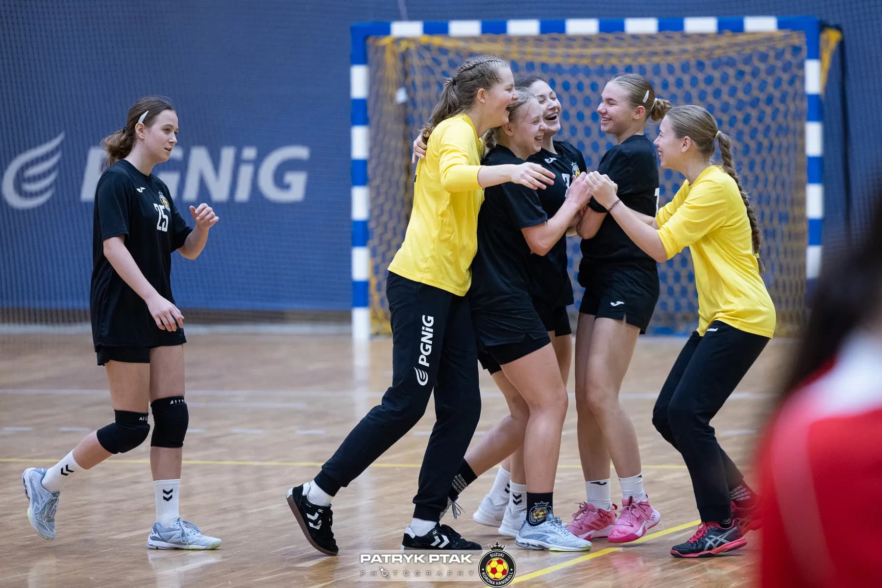 Juniorki młodsze: Korona Handbal Kielce vs. SPR Olkusz