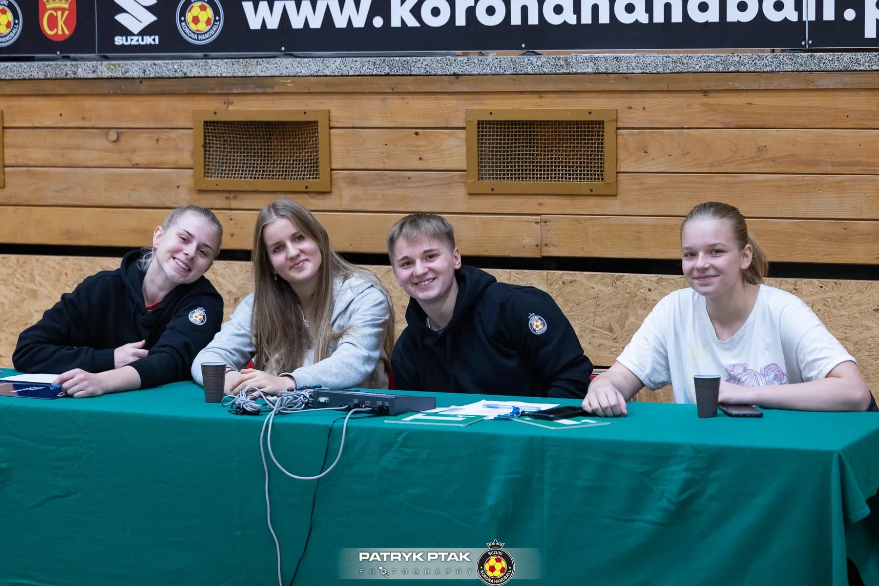 Juniorki młodsze: Korona Handbal Kielce vs. SPR Olkusz