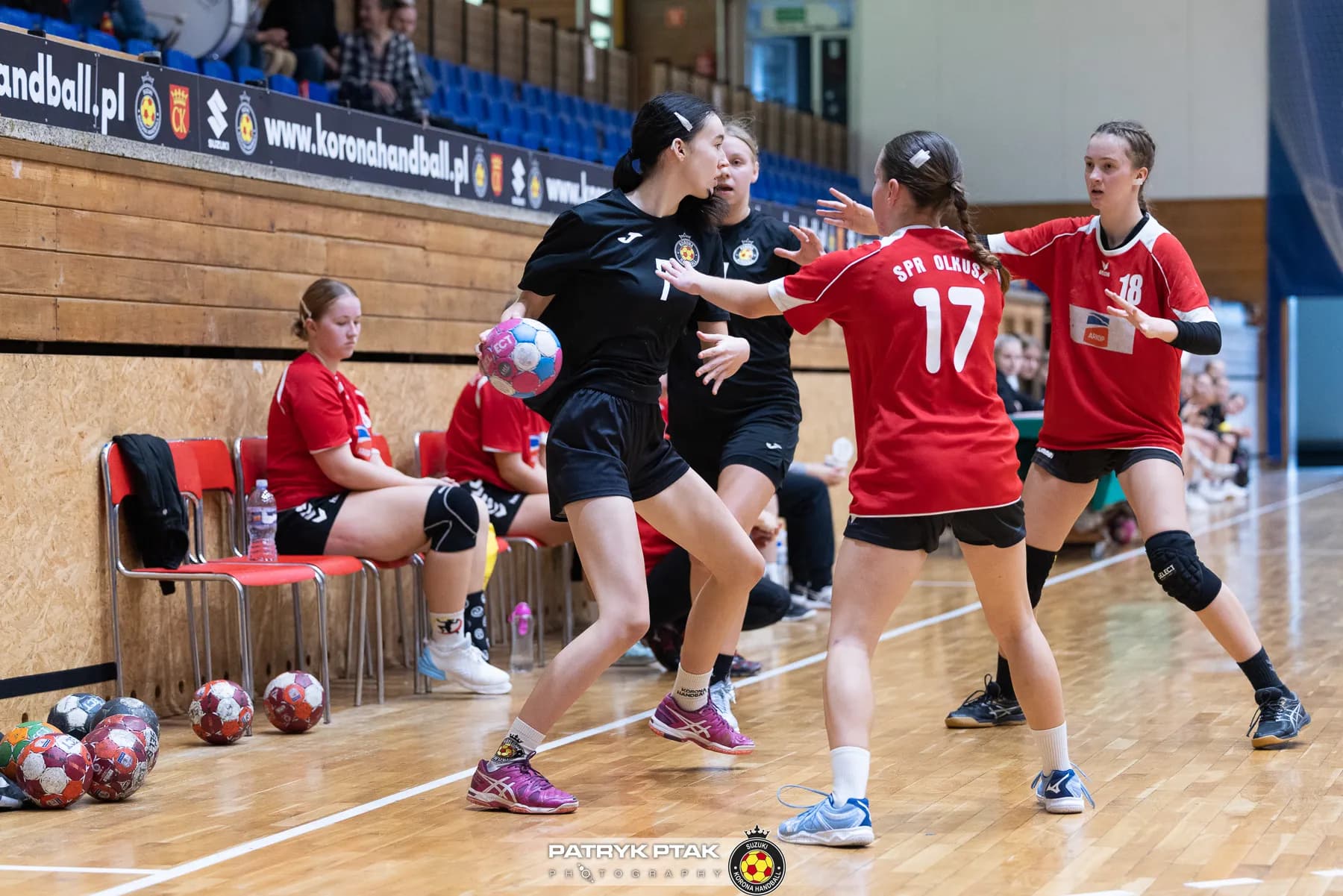 Juniorki młodsze: Korona Handbal Kielce vs. SPR Olkusz