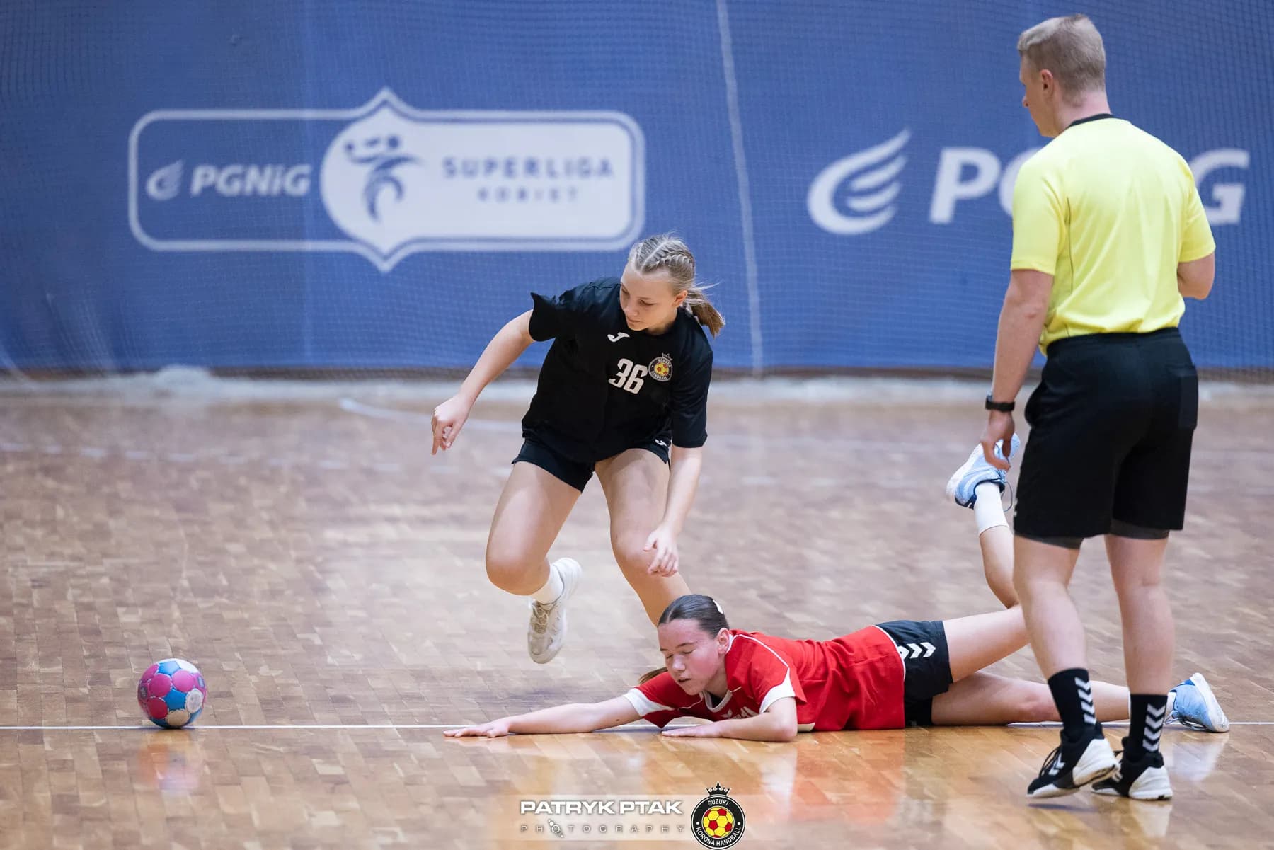 Juniorki młodsze: Korona Handbal Kielce vs. SPR Olkusz