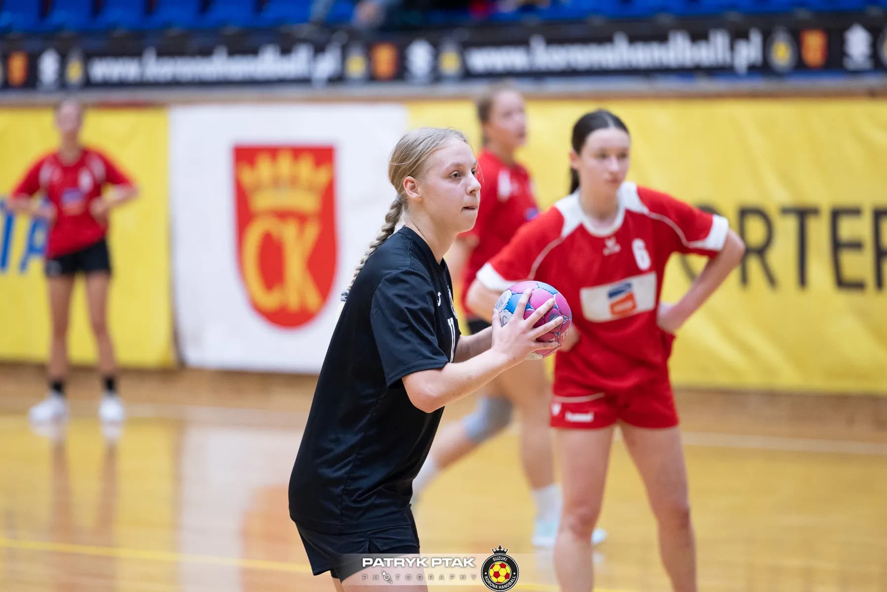 Juniorki młodsze: Korona Handbal Kielce vs. SPR Olkusz
