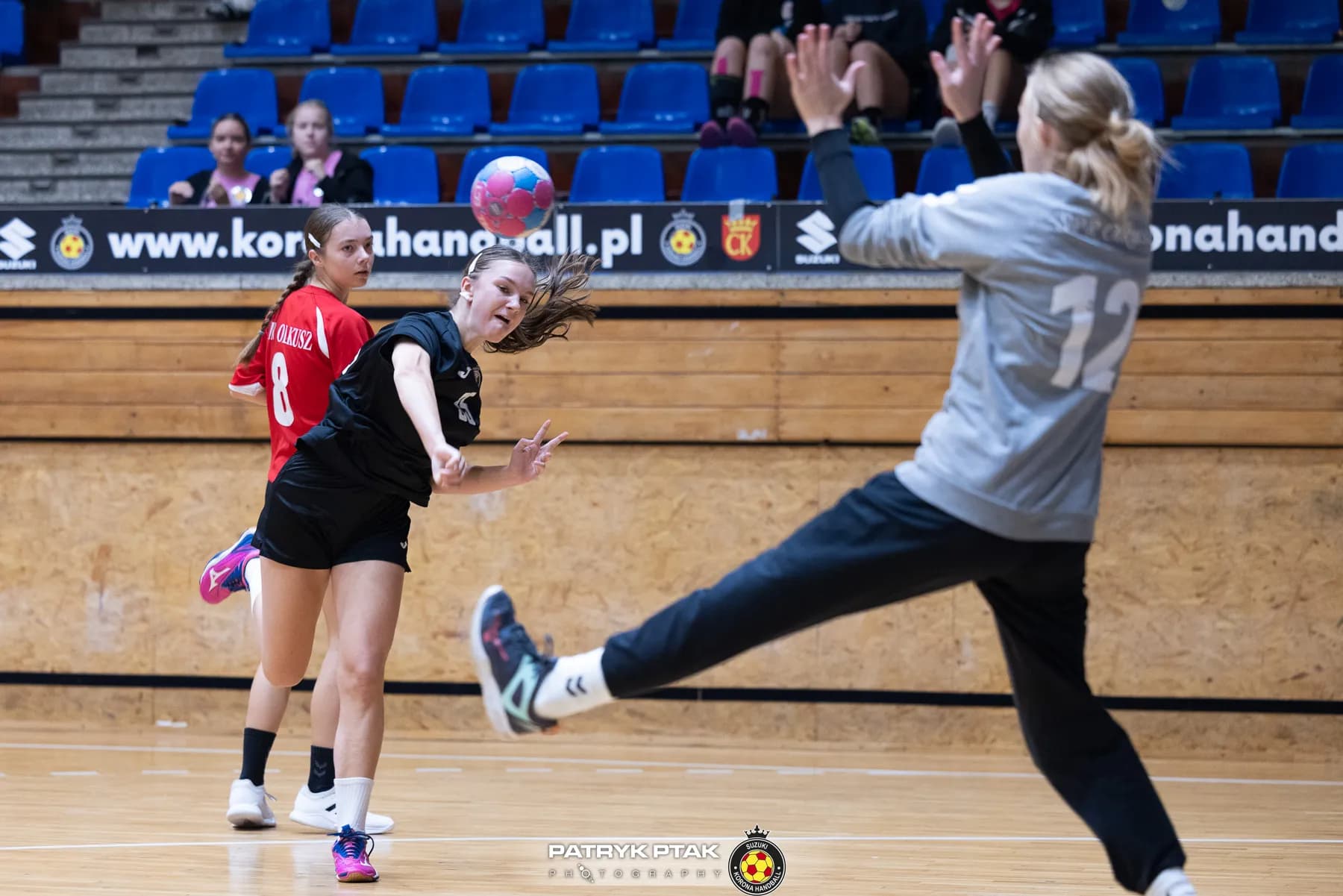 Juniorki młodsze: Korona Handbal Kielce vs. SPR Olkusz