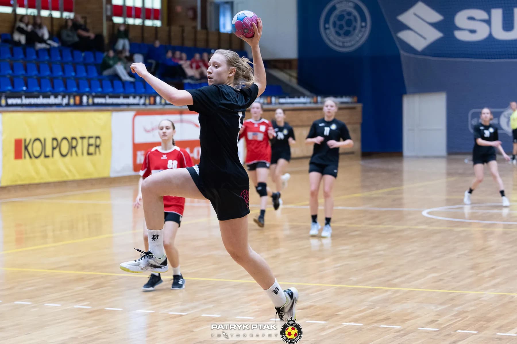 Juniorki młodsze: Korona Handbal Kielce vs. SPR Olkusz