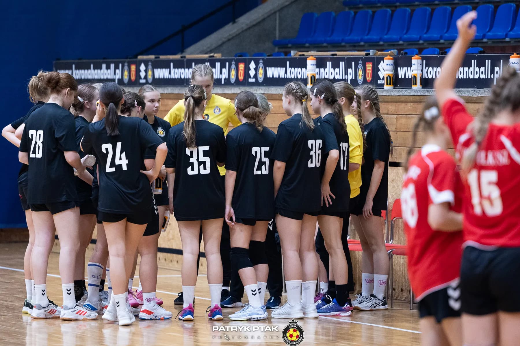 Juniorki młodsze: Korona Handbal Kielce vs. SPR Olkusz