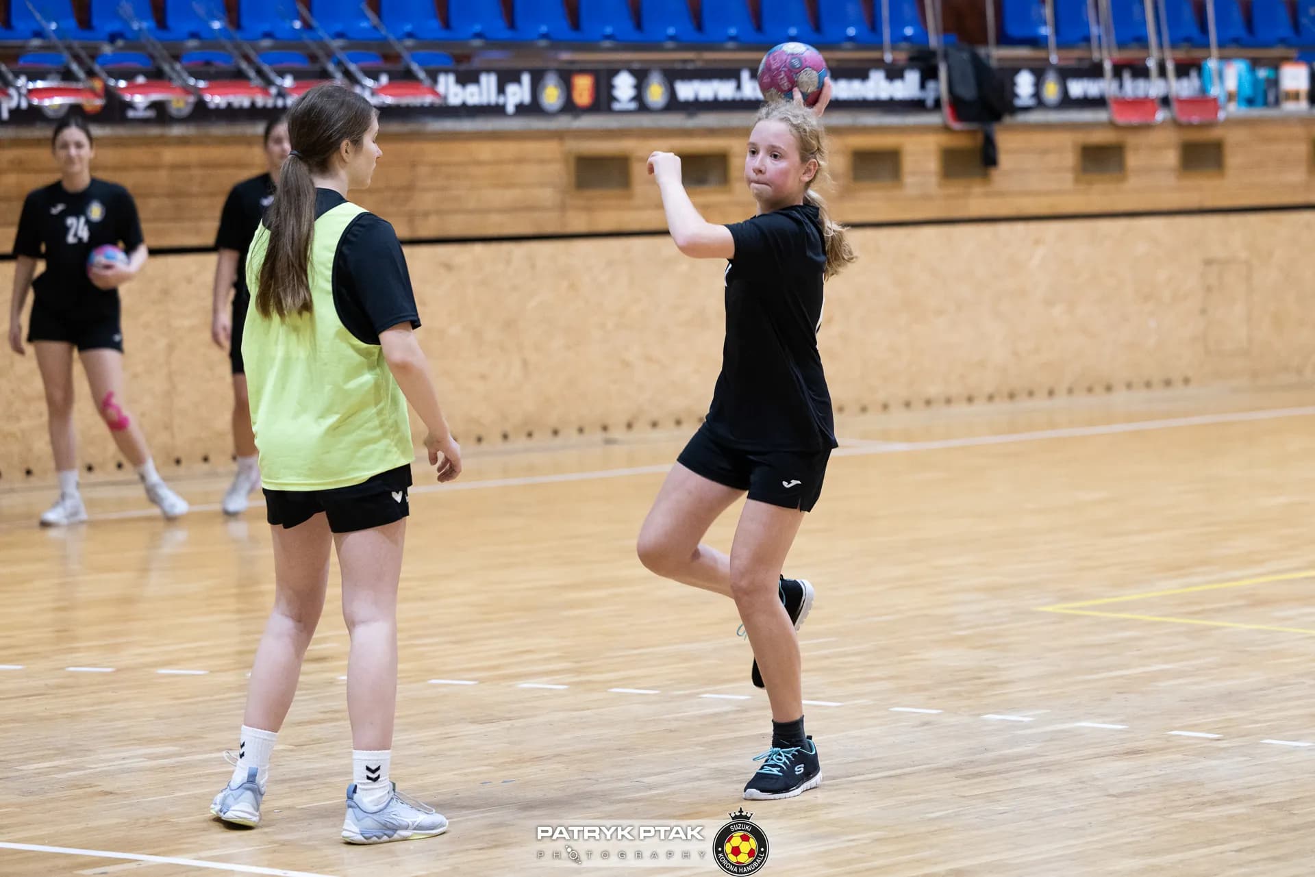 Ferie z piłką ręczną (Juniorki, juniorki młodsze)
