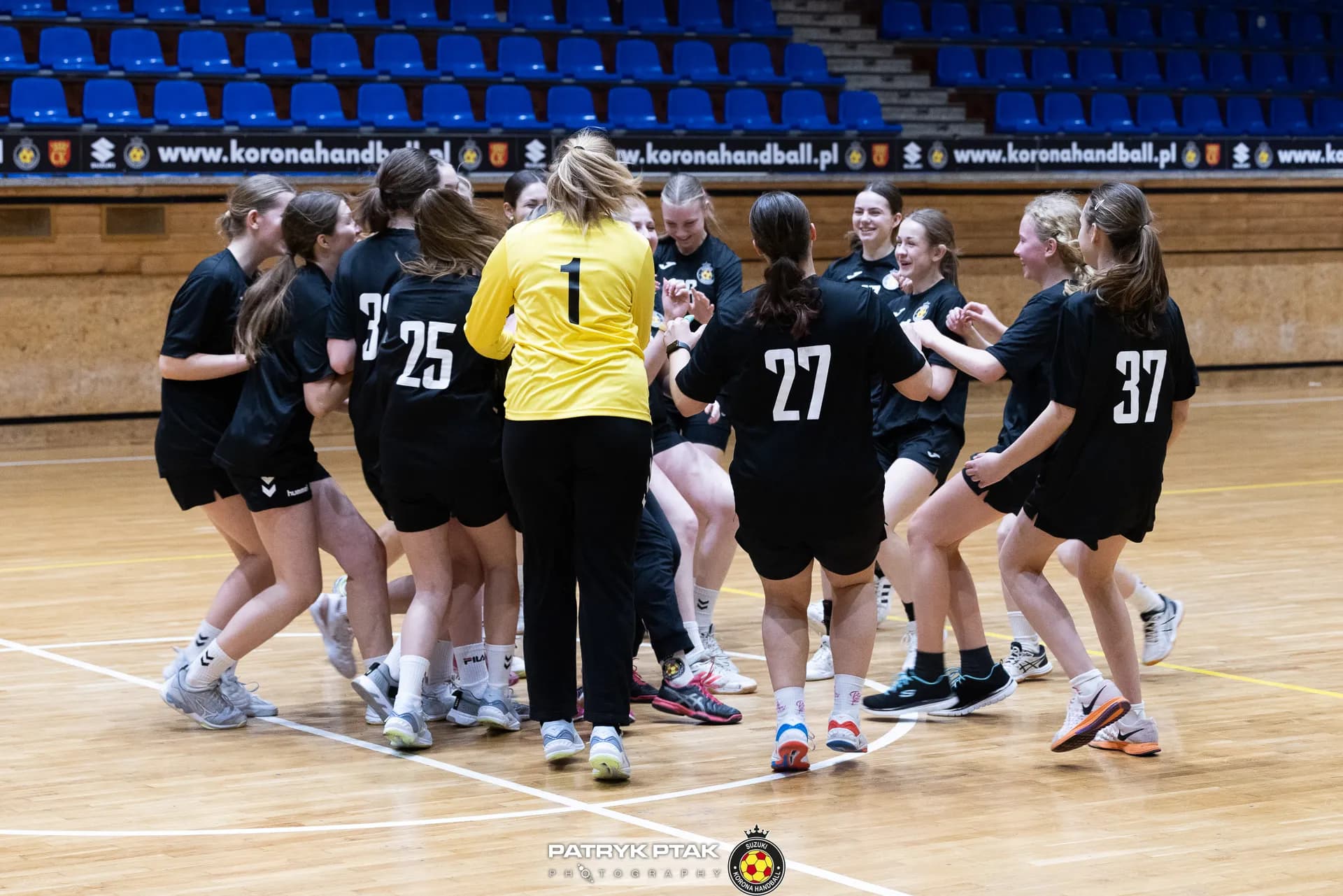 Ferie z piłką ręczną (Juniorki, juniorki młodsze)