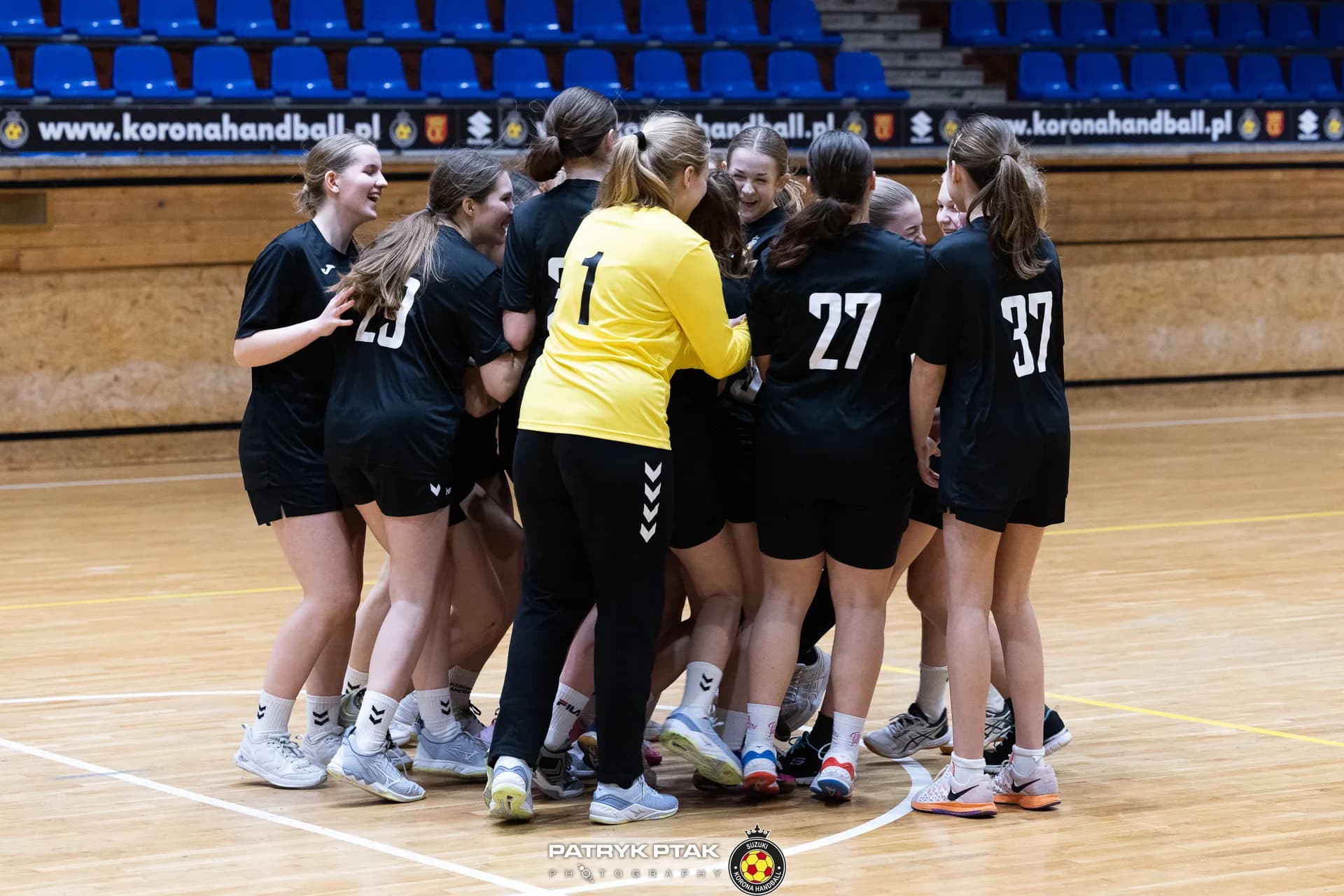 Ferie z piłką ręczną (Juniorki, juniorki młodsze)