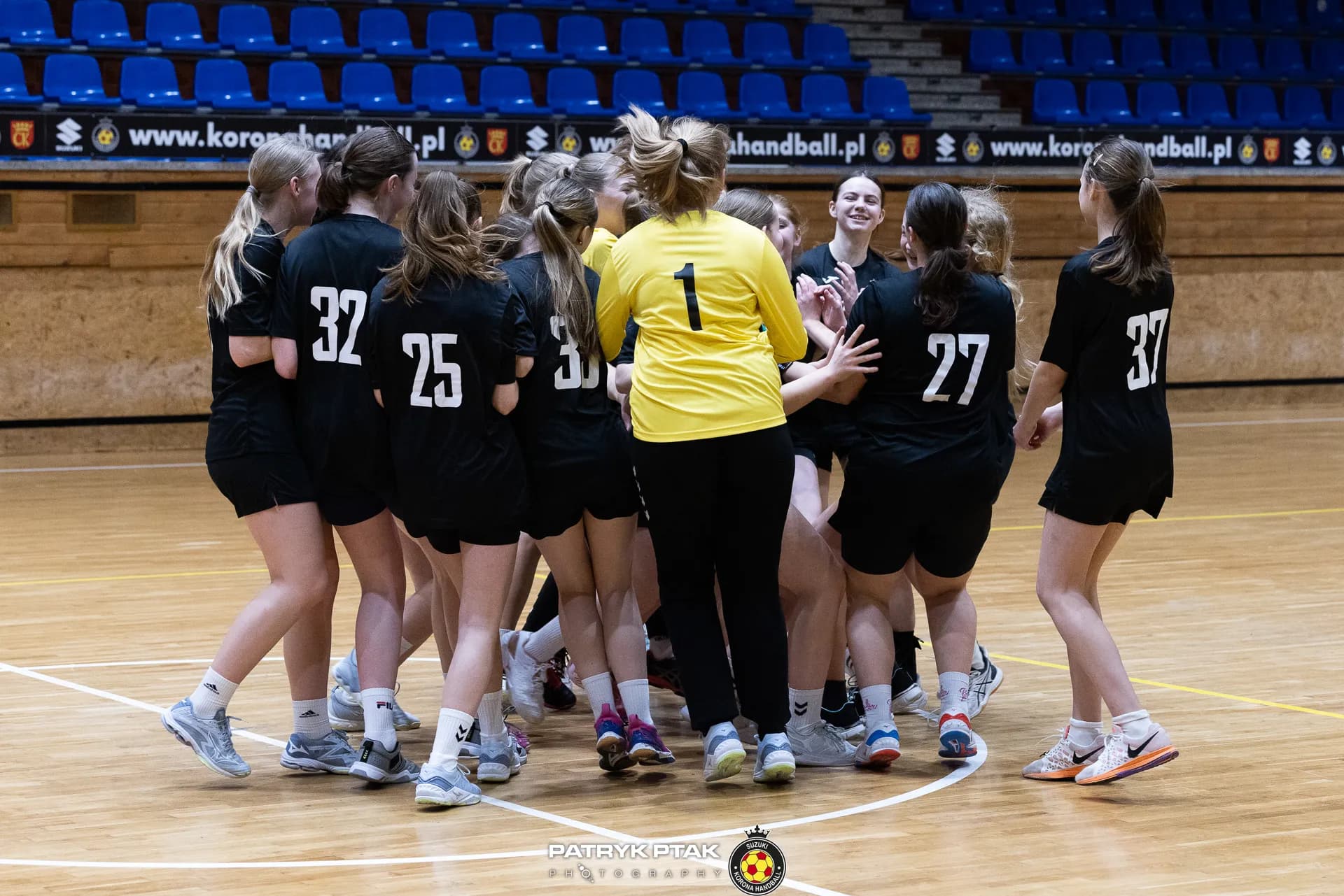 Ferie z piłką ręczną (Juniorki, juniorki młodsze)