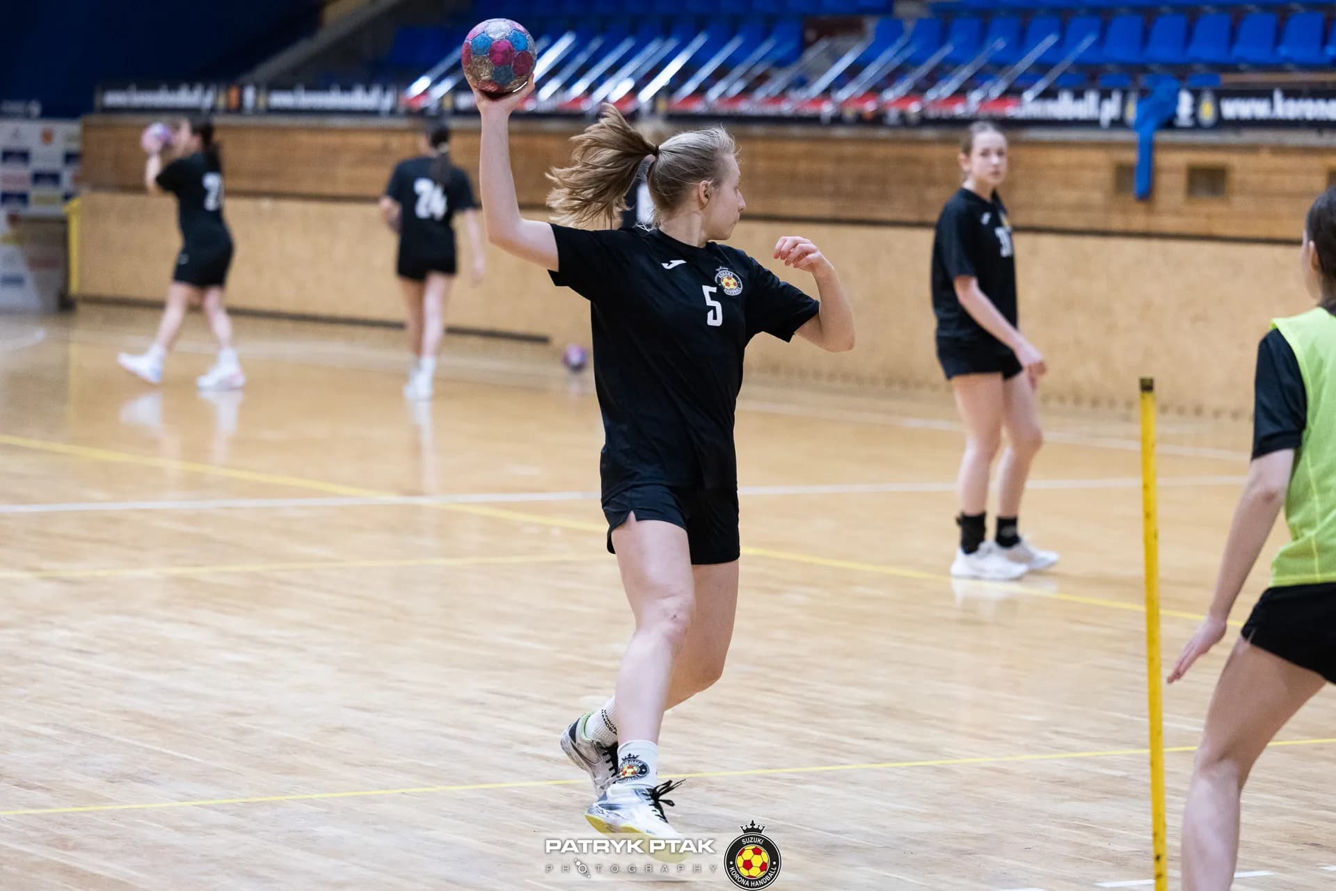 Ferie z piłką ręczną (Juniorki, juniorki młodsze)
