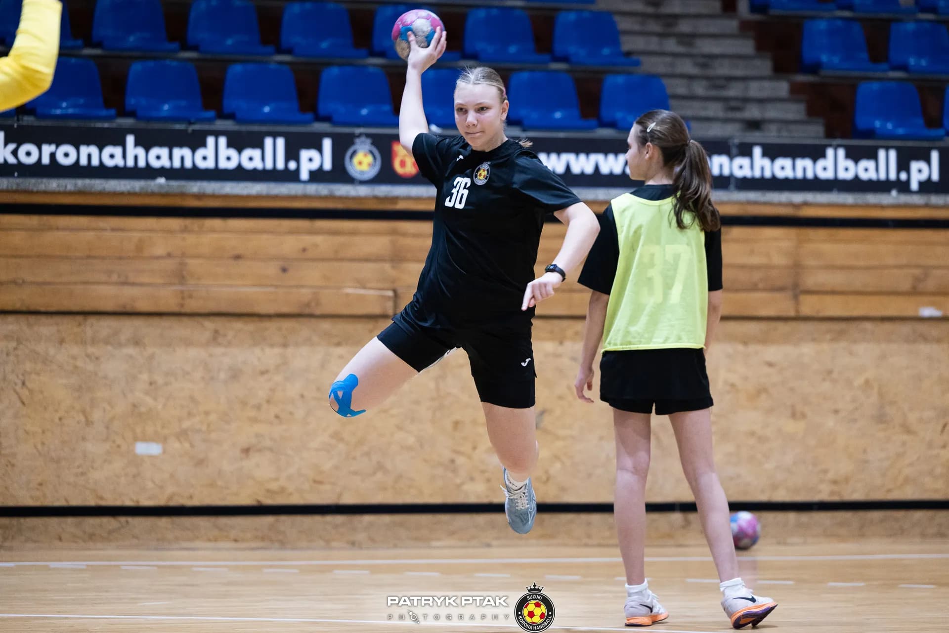 Ferie z piłką ręczną (Juniorki, juniorki młodsze)