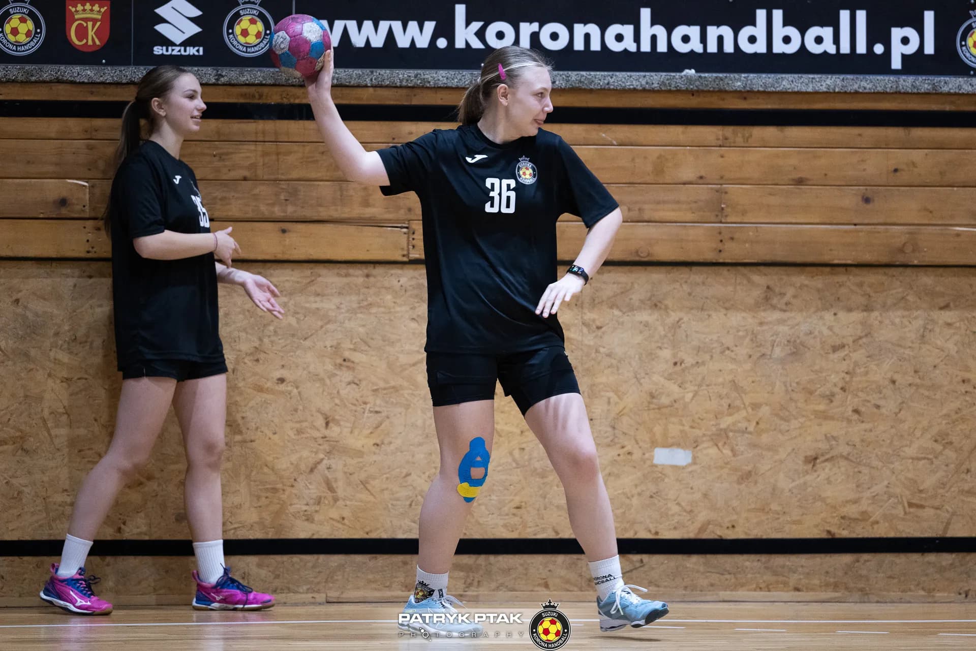 Ferie z piłką ręczną (Juniorki, juniorki młodsze)