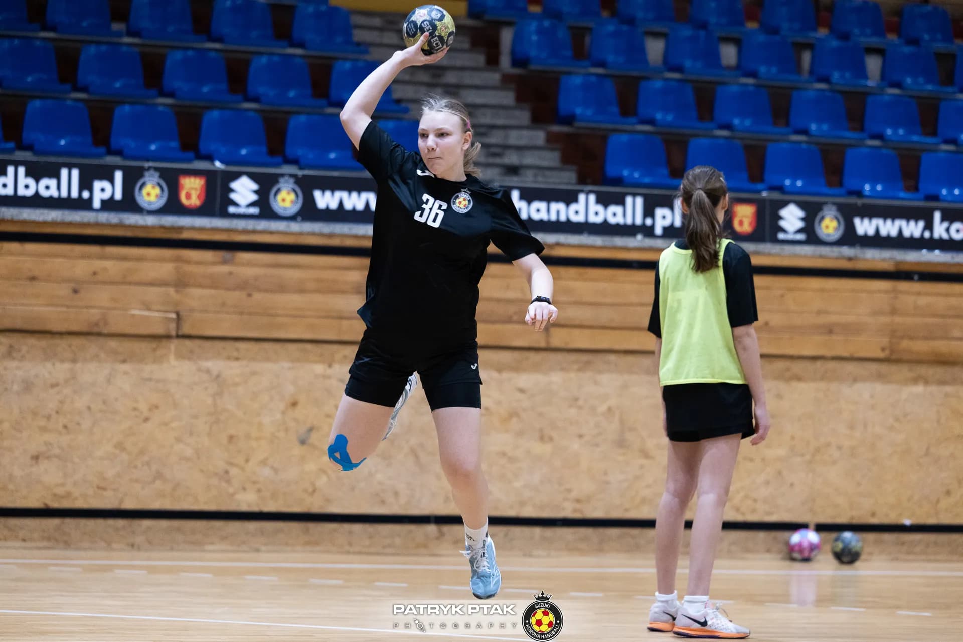 Ferie z piłką ręczną (Juniorki, juniorki młodsze)