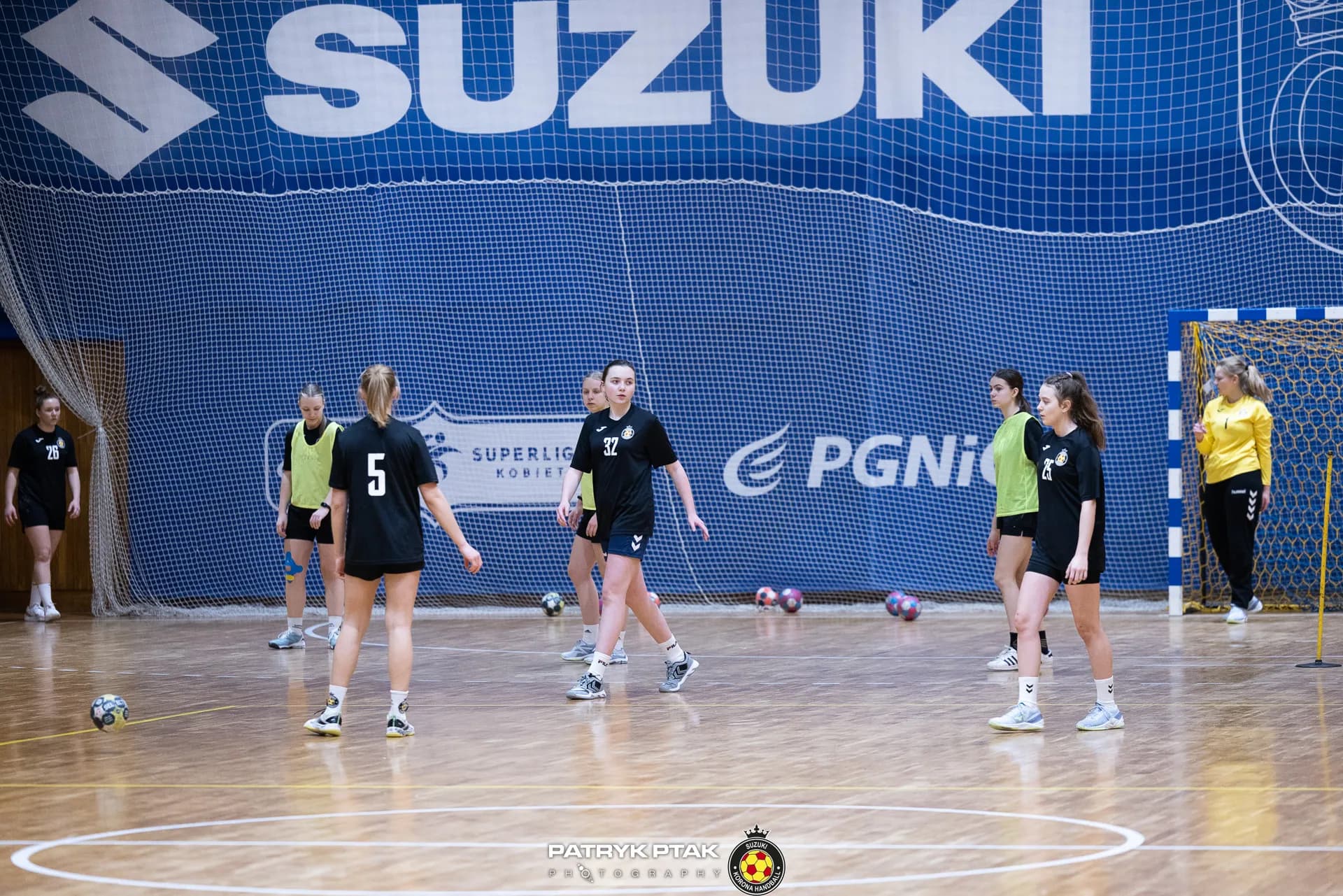 Ferie z piłką ręczną (Juniorki, juniorki młodsze)