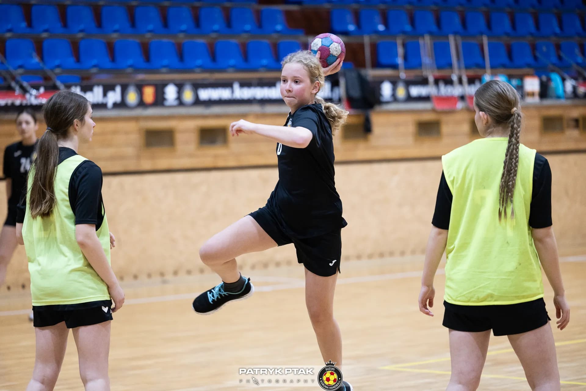 Ferie z piłką ręczną (Juniorki, juniorki młodsze)
