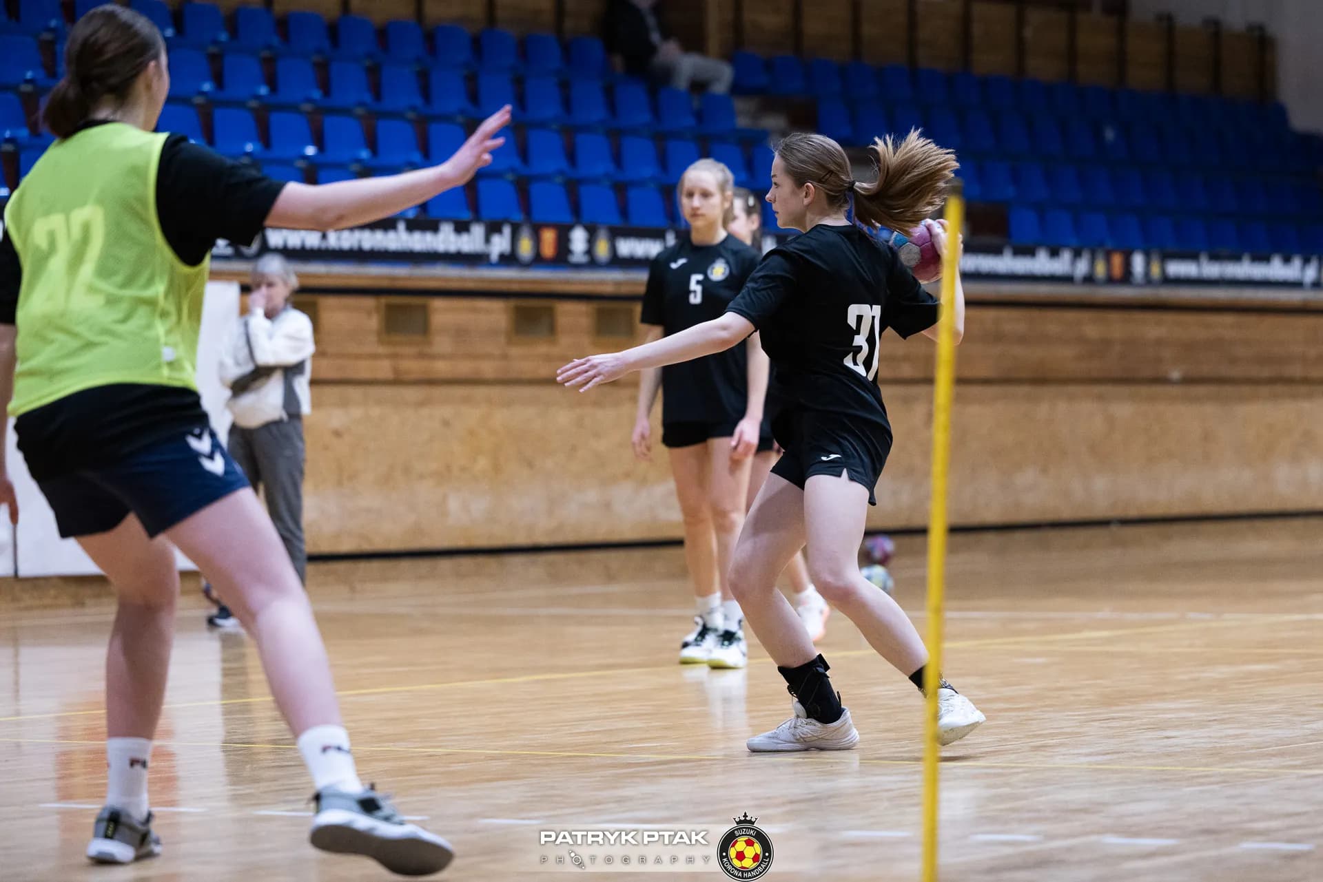 Ferie z piłką ręczną (Juniorki, juniorki młodsze)