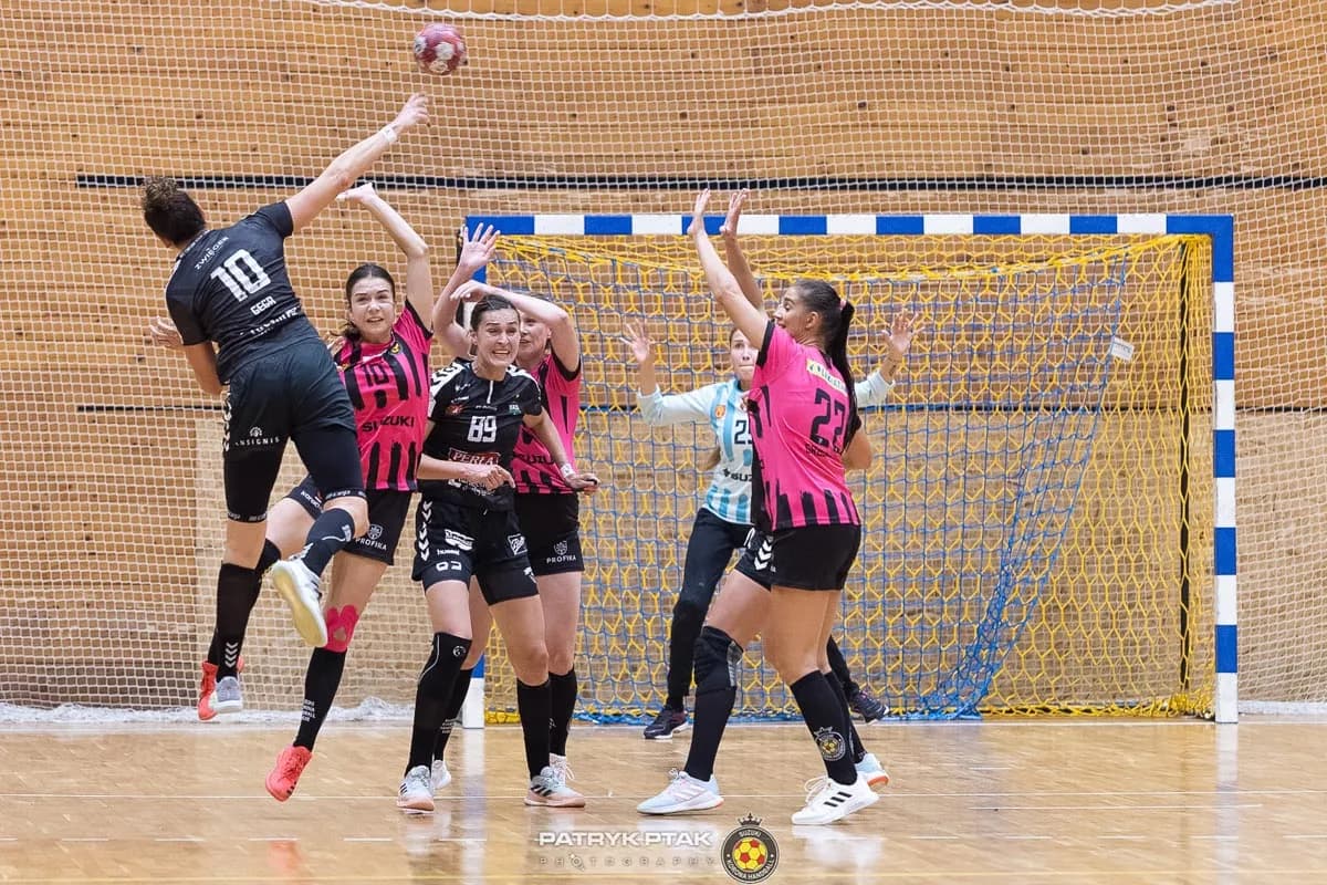 Suzuki Korona Handball Kielce – MKS Funfloor Perła Lublin 22:29