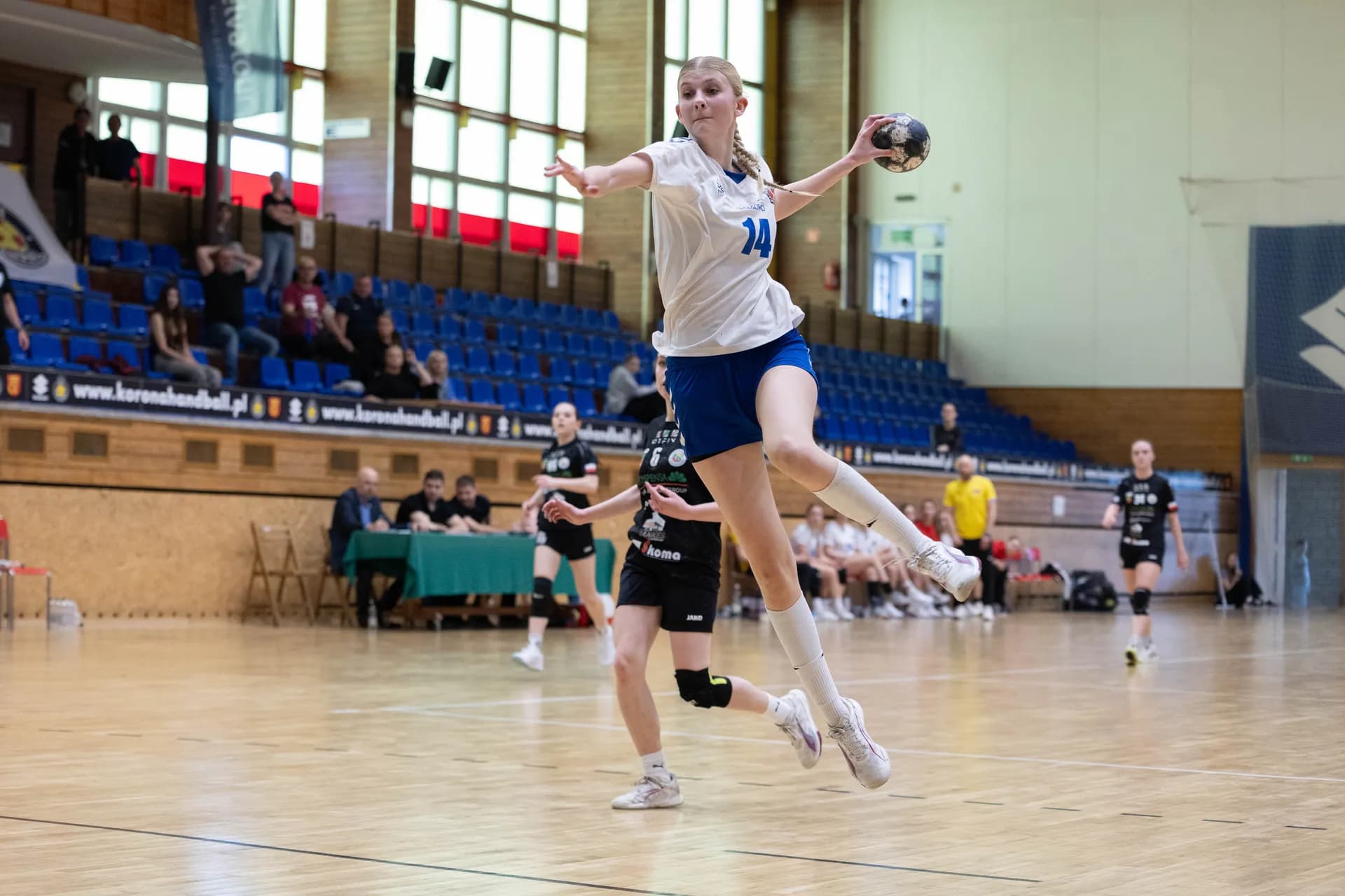 Zdjęcia z turnieju 1/8 Mistrzostw Polski Juniorek Młodszych
